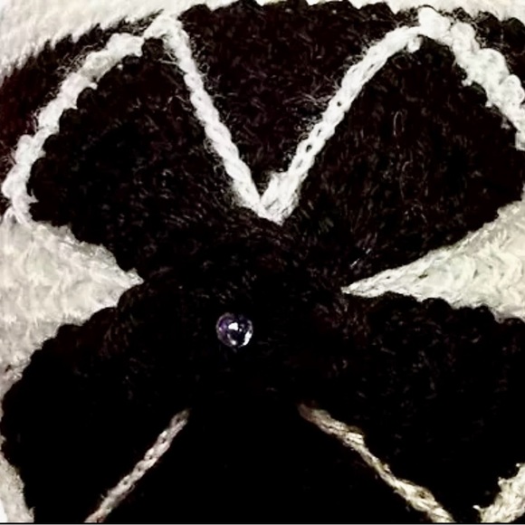 Women’s Windmill Design Studs Crocheted Knit Winter Hat White Black Wide Stripes - Picture 4 of 9
